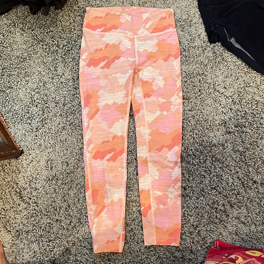 Outdoor voices camo leggings